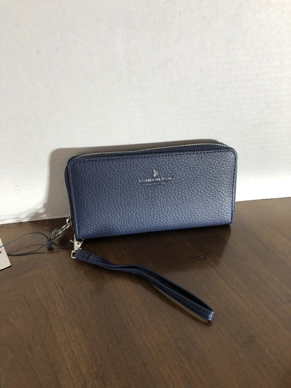 London Fog Finley Single Zip Wallet In Navy 8” x 4”